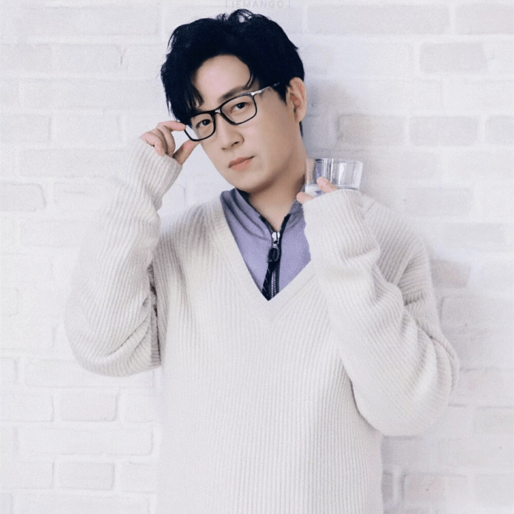 微信头像潘粤明