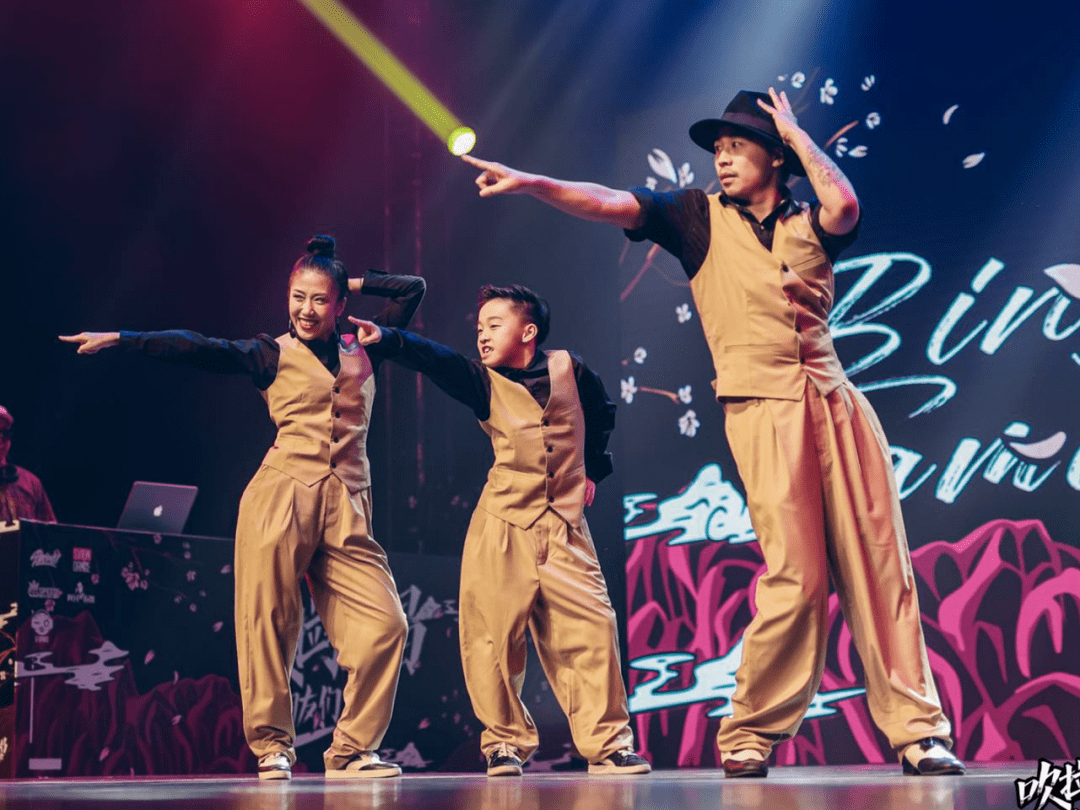 左右滑动查看剧照09狮·承中国传统文化与街舞结合必将碰撞出不淫样