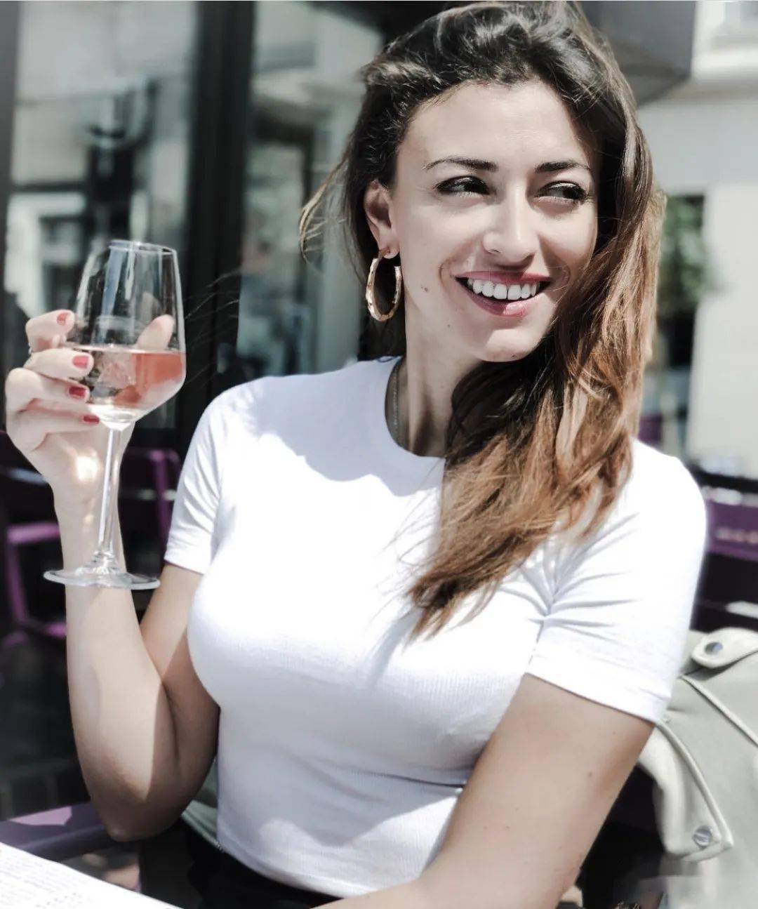 百花体坛情断少妇法国小姐高颜性感