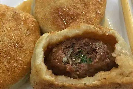 京腔京韵一口下去满嘴流油的门钉肉饼北京人就好这口儿