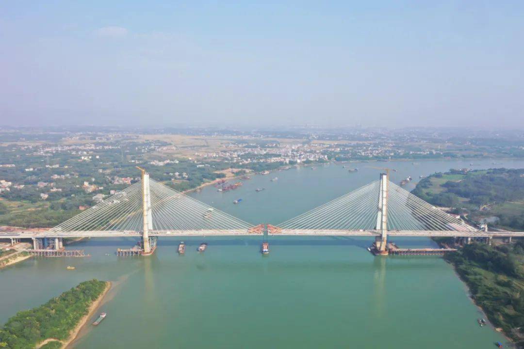 广西最大跨径斜拉桥最新进展