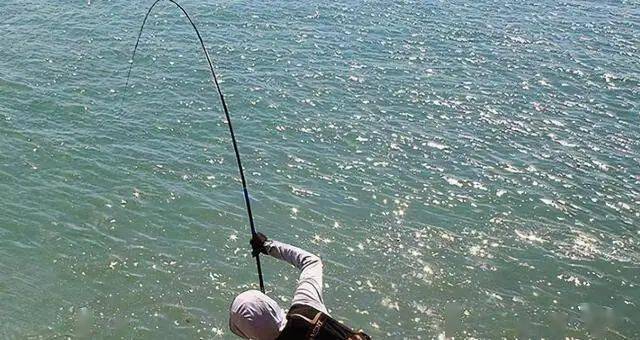 走水严重无法观漂,别着急,这几种钓法,走水多严重都不影响钓鱼