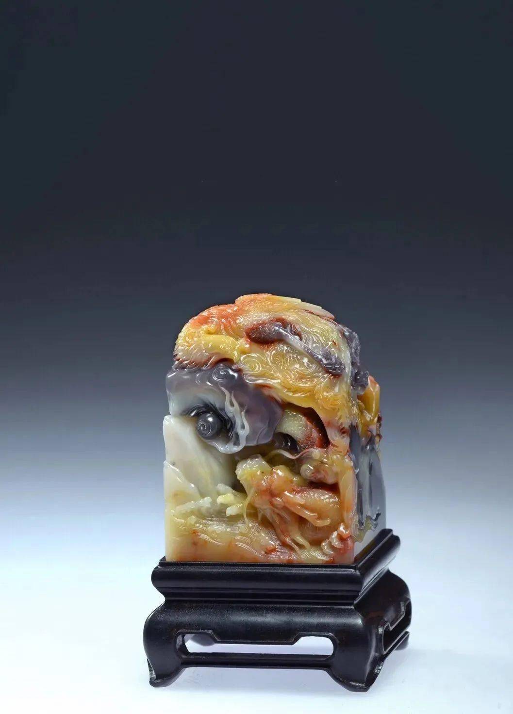 福州寿山石雕刻新锐人物周鸿篇