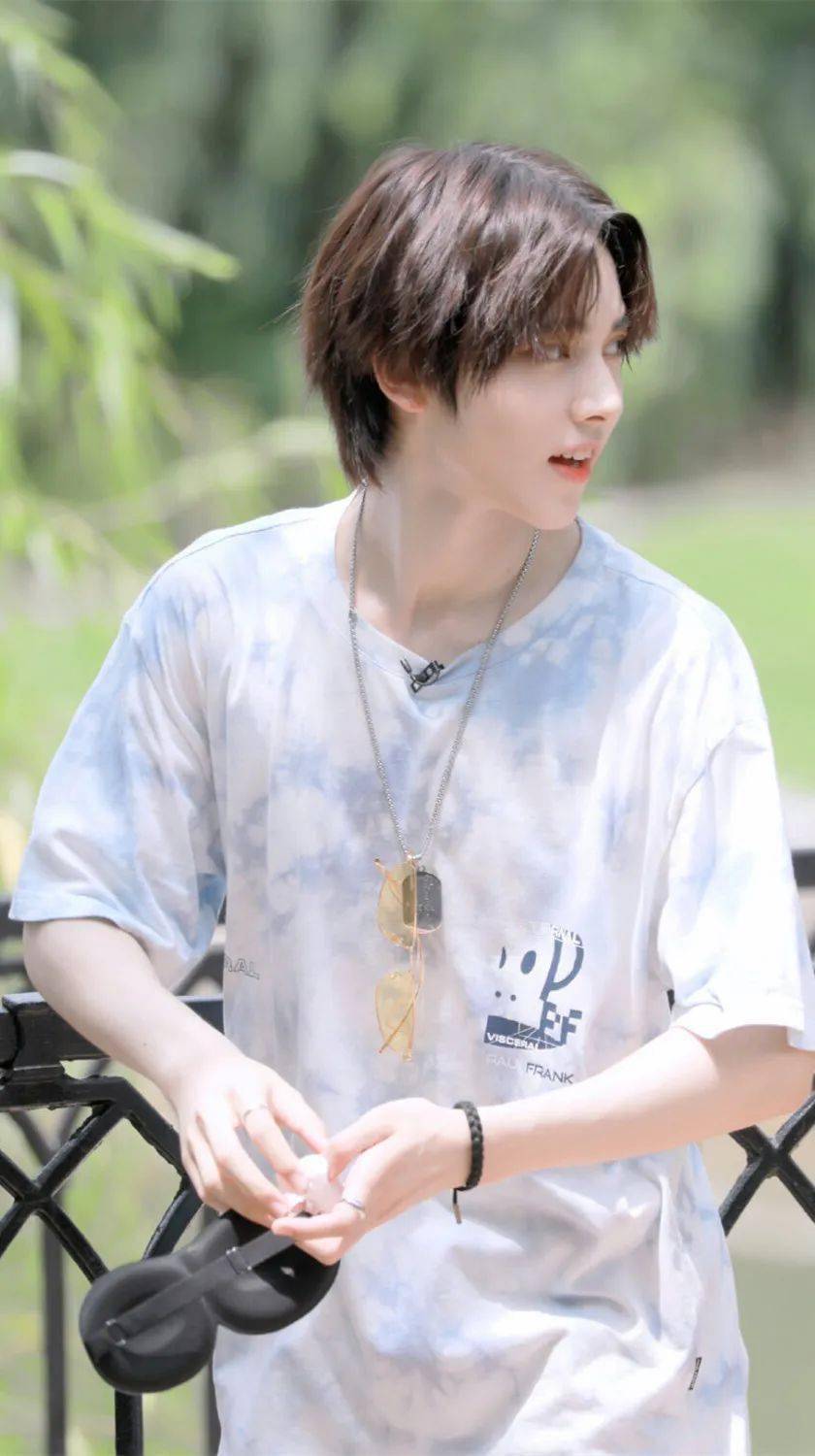 手机壁纸sky左林杰