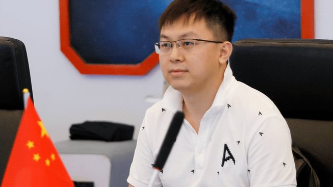 政务运营主编新浪微博李梦宸记者新京报刘名洋记者(左一)北京日报张宇