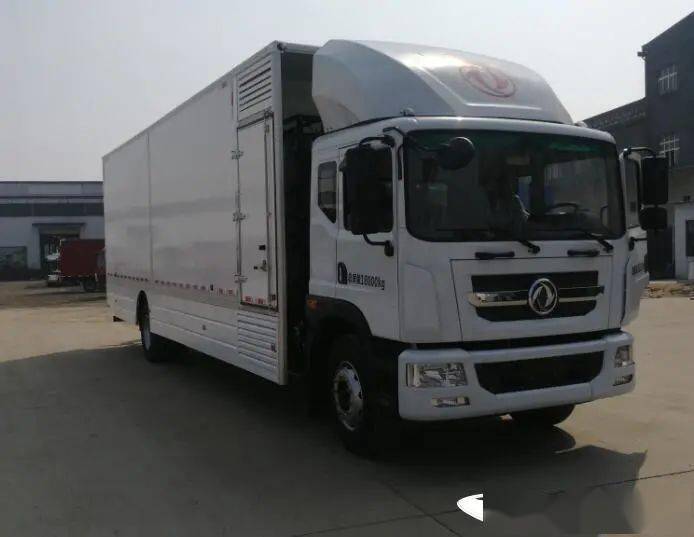 又一家客车企业进军重卡市场 首款大马力牵引车亮相