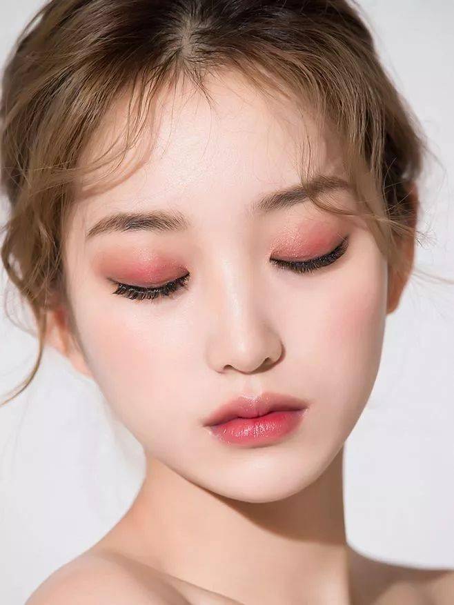 你们要的化妆来咯超级显脸小的妆容画完你就是女神