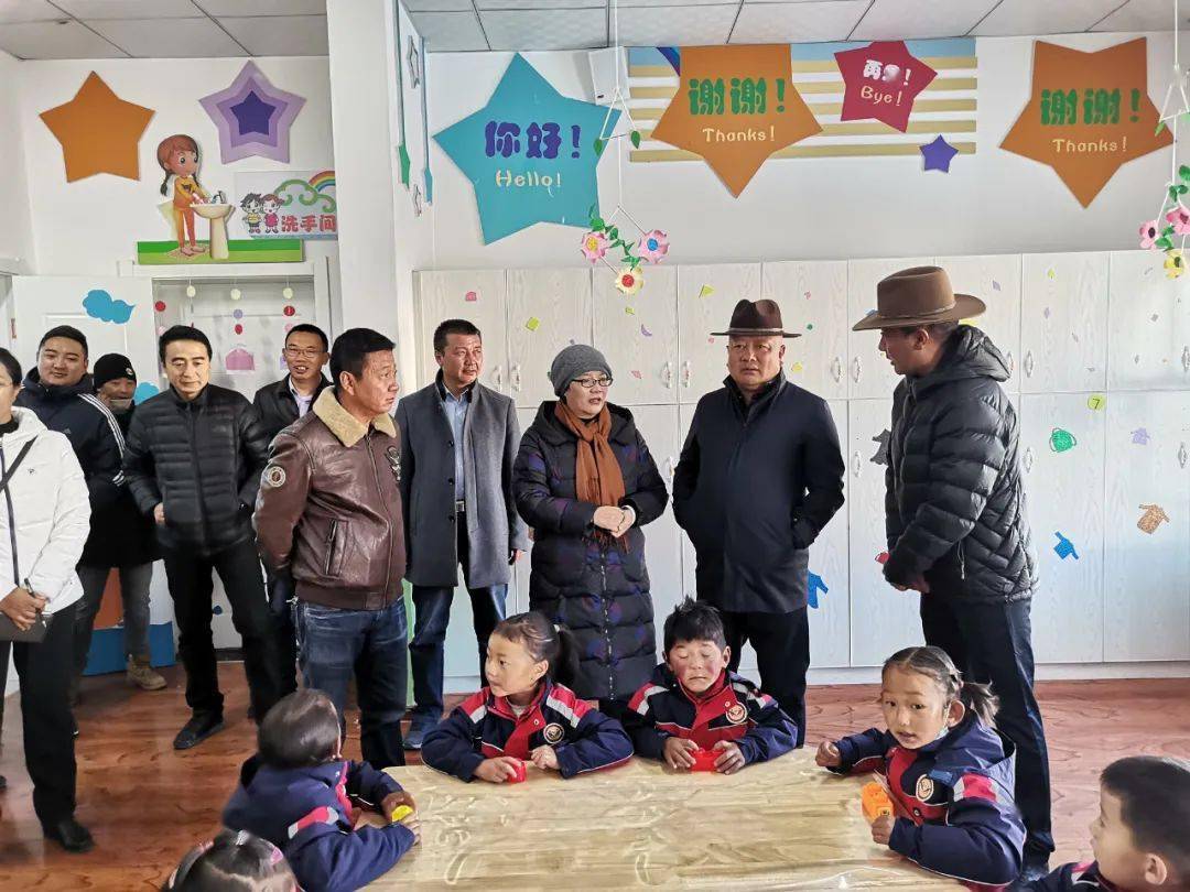 县长利加深入县中心幼儿园和第二幼儿园检查指导工作