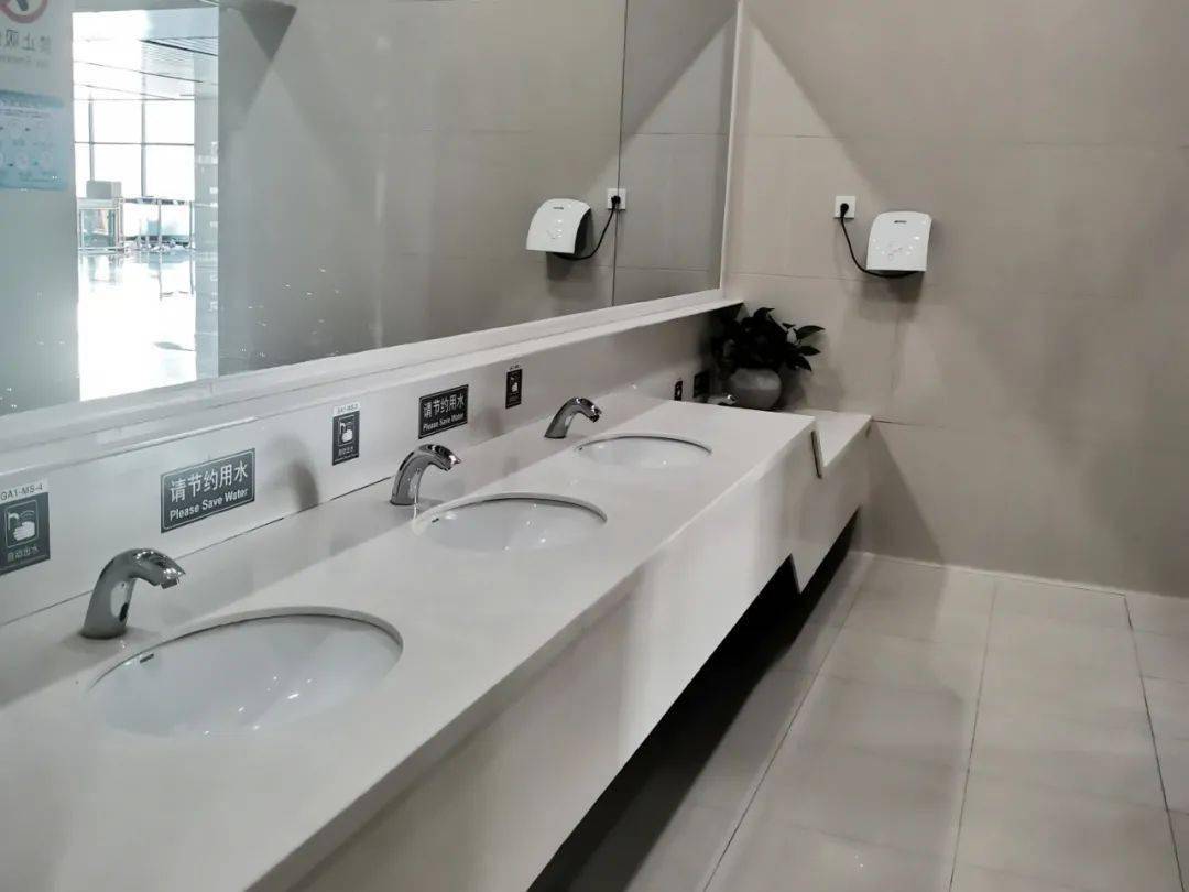 把厕所整治其实,每个厕所都有"所长"悄悄告诉你卫生条件能有保证吗?