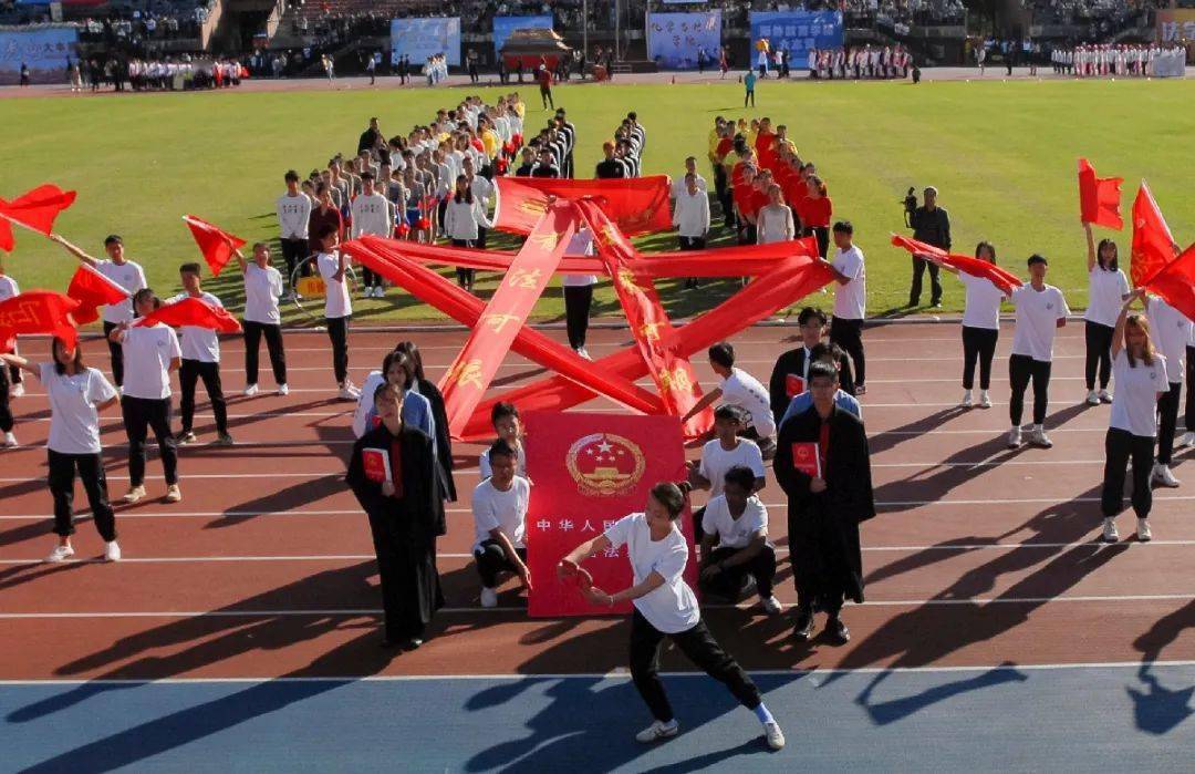 紅旗演繹了中國的大國風度聚焦疫情期間人民群眾的心理問題他們重現年