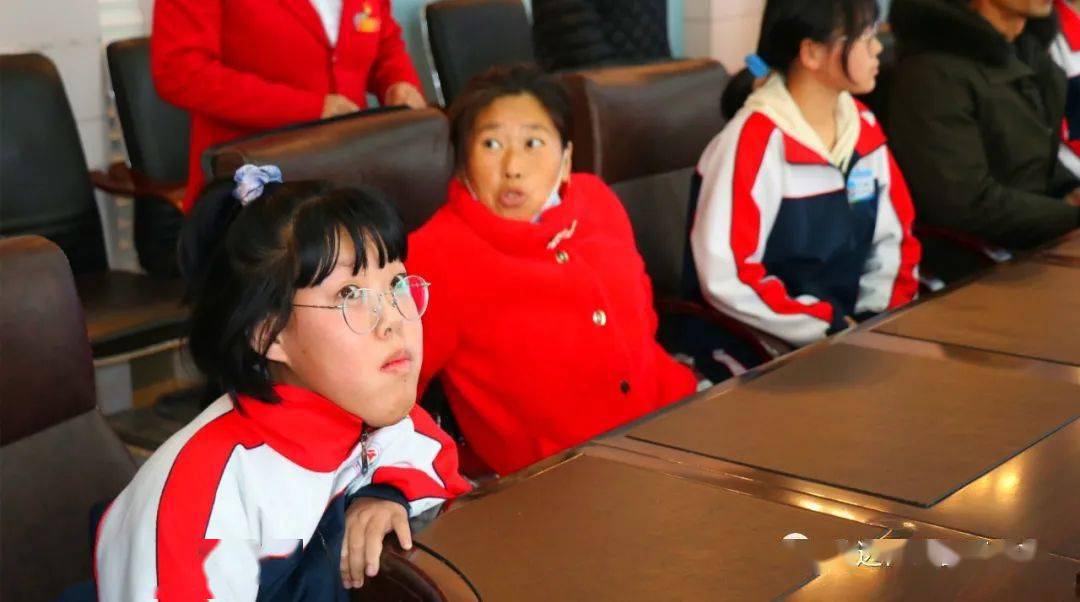 铸就梦想汇聚爱心托举贫困学子希望美桦志愿者爱心接力桦川一中6名