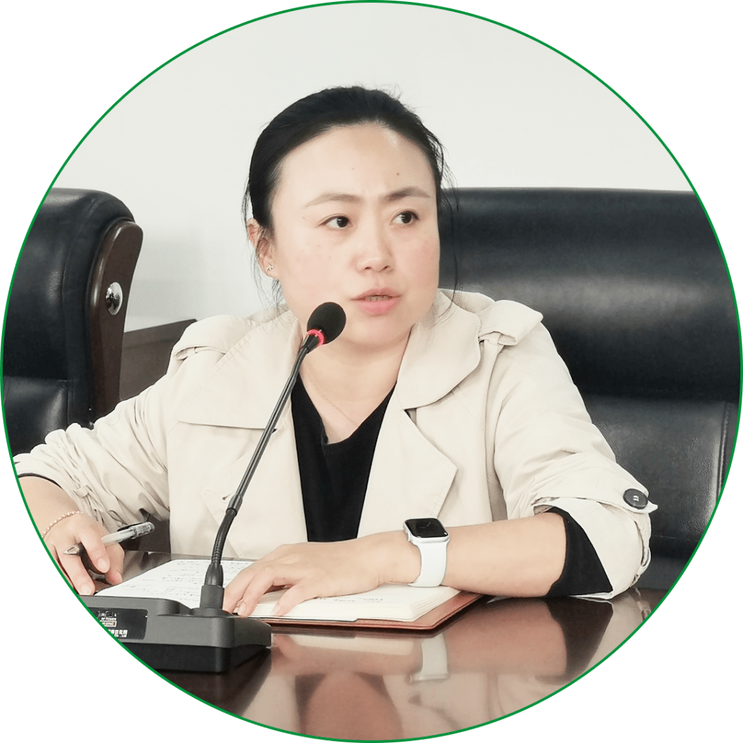 成都八中构建"亲清家校"关系班主任专题培训会