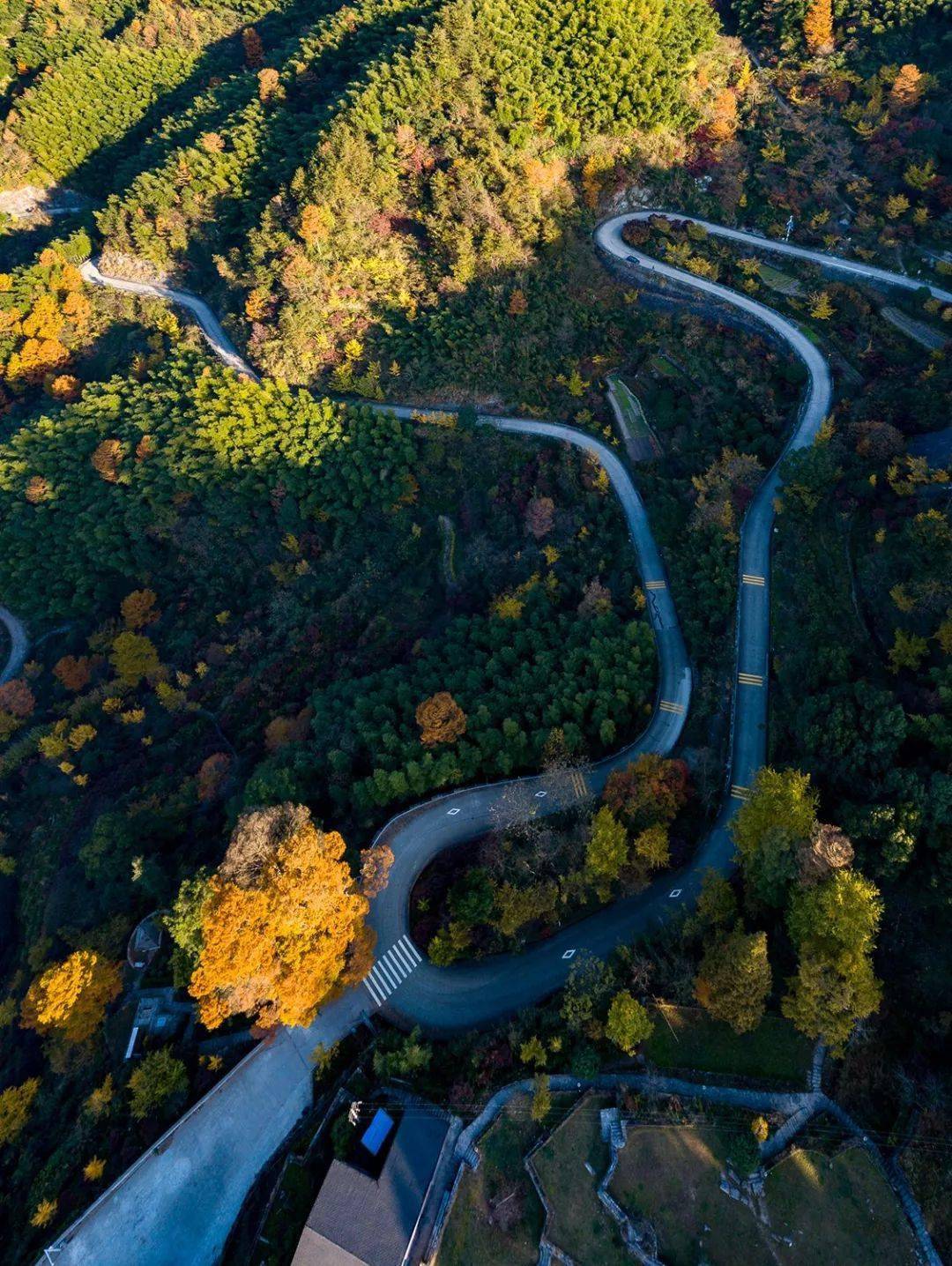 醉美盘山公路上有个赏秋落脚地堪称人间仙境