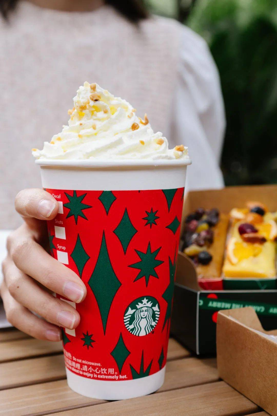星巴克圣诞季来袭30款节日限定暖心上线甜蜜冬日从星开始