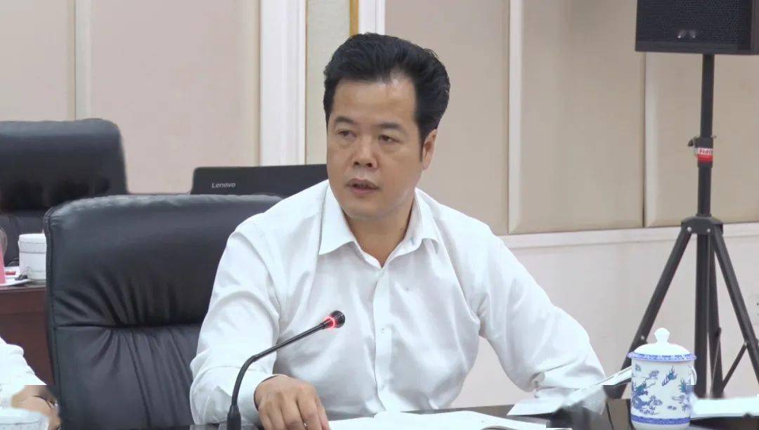 县委书记郑俊雄指出,加快推进县城北三环一期sj2标段及县城北四环路