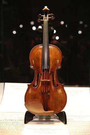 世界上最顶级的小提琴图片