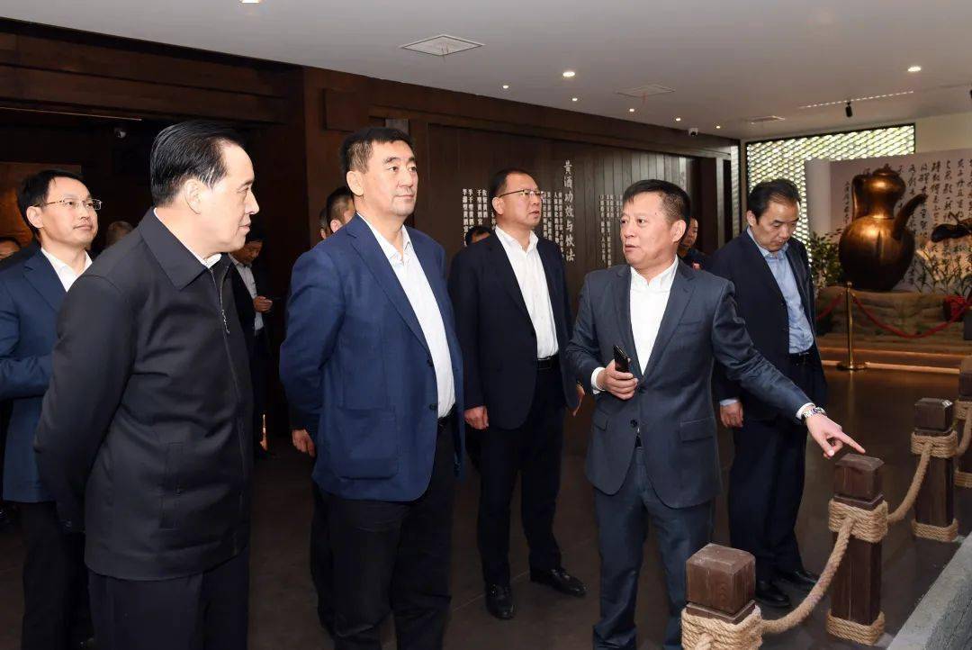 第四师可克达拉市党政代表团来镇考察学习