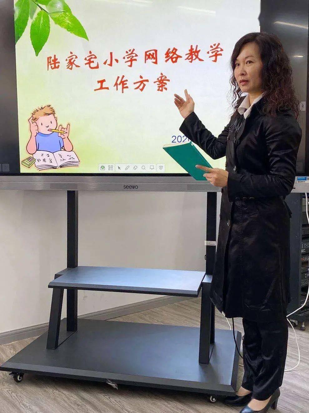 【风采录】用心履职 用爱治校——区人大代表,陆家宅小学校长俞缨履职