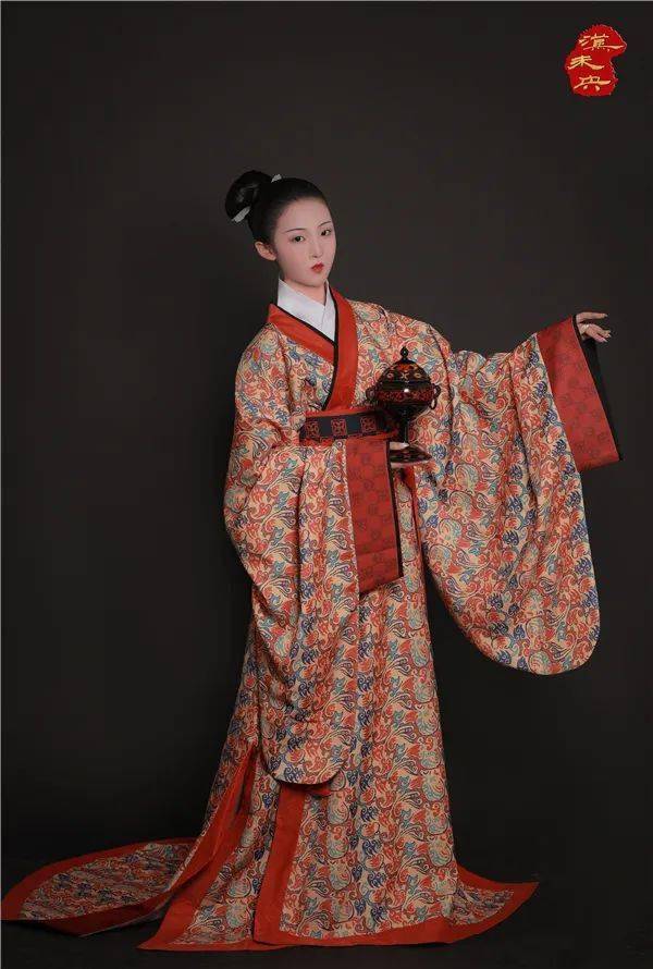 汉未央文创心追秦汉萦回服章2020年汉服新品上市