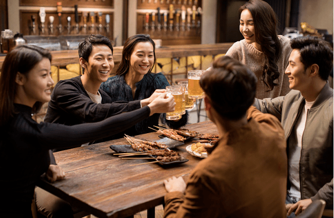 你的饮酒态度是什么2020中国适量饮酒快乐生活蓝皮书11月20日发布