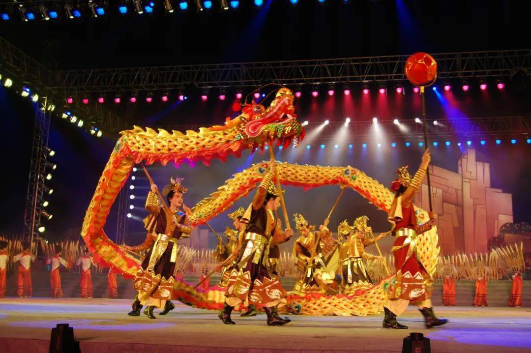 铜梁正式命名中国龙灯龙舞文化之乡现在每周六都能看到火龙表演了