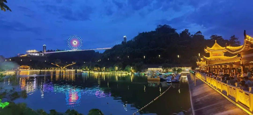 莲花湖庄园夜场11月18日晚劲爆开场_信宜