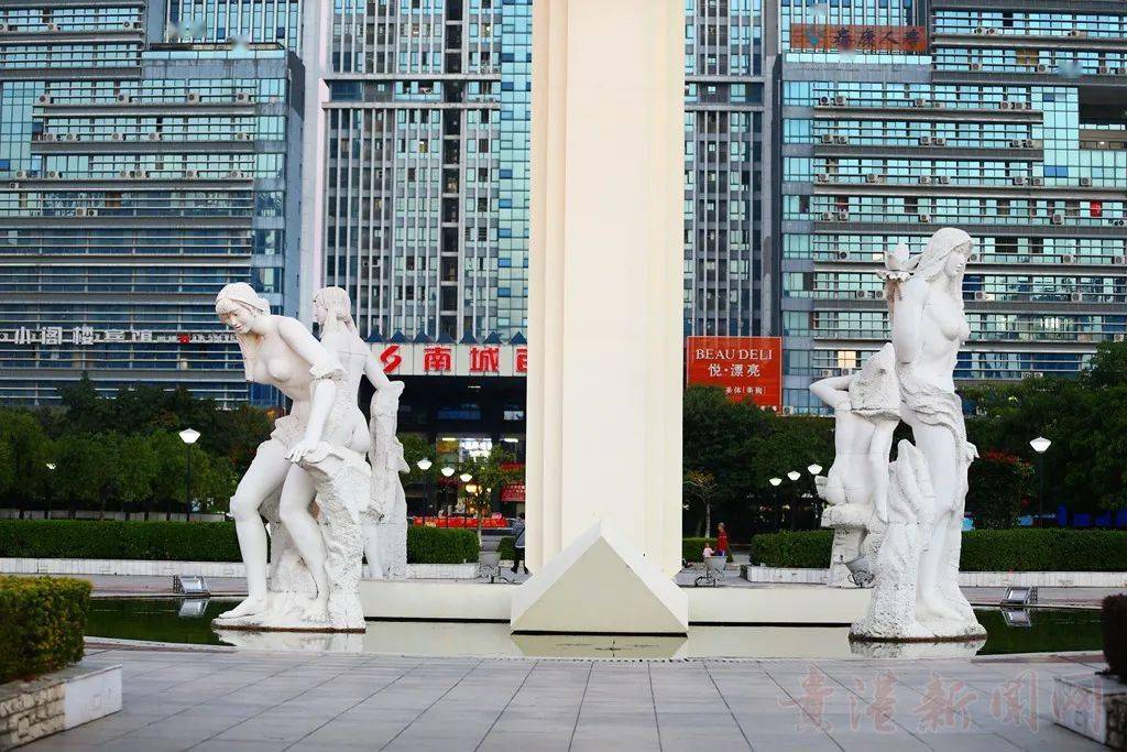 贵港市新世纪广场雕像图片