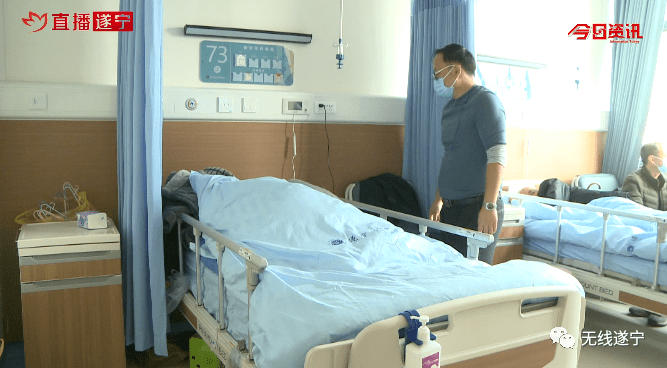 首批89名患者住进康复院区_家属