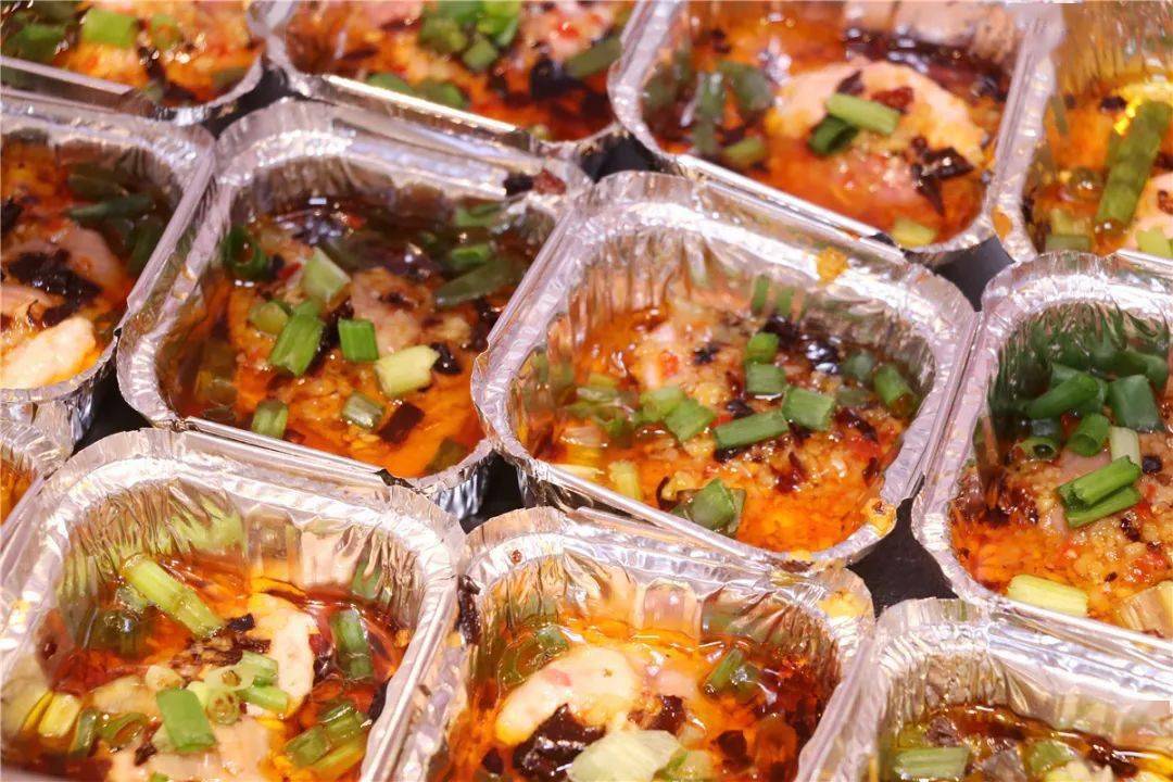 有荤有素还有各种丸子和锡纸美味超多的火锅料创意火锅搭配!尽情拿!