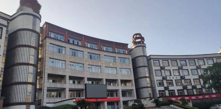 绣湖集团七八年级部分数学教师赴绍兴市建功中学观摩学习