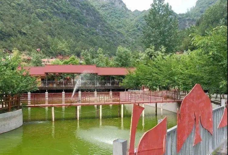 此外,月照养生谷景区内还有幽静的民宿,农家客栈和异域风情浓郁的瑞士