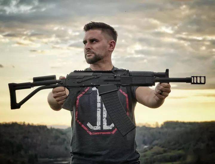 愤怒的野猪莫洛vepr12霰弹枪