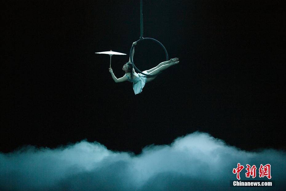 缘杆盛典空中舞蹈展演在天津举行