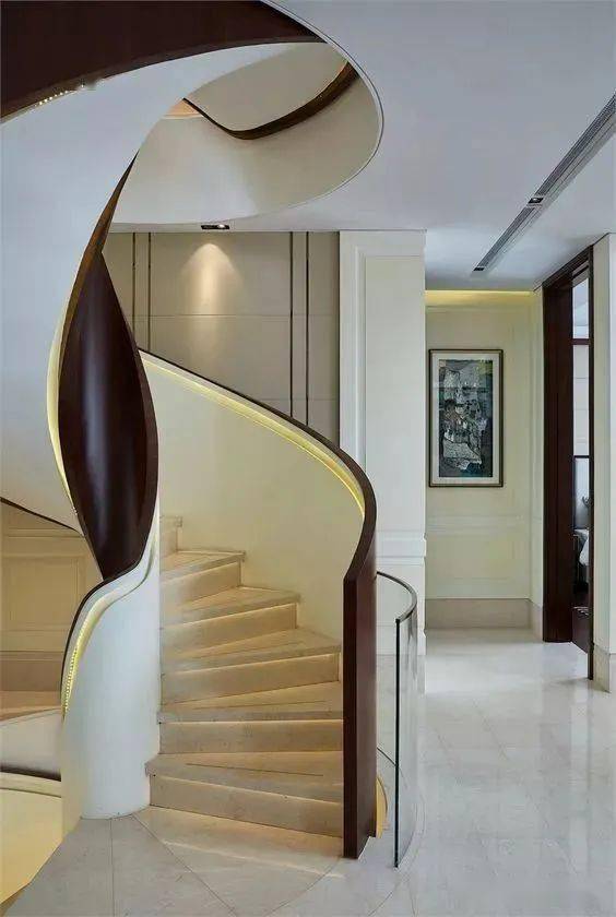 上海楼梯展弧形楼梯别墅里的灵动曲线