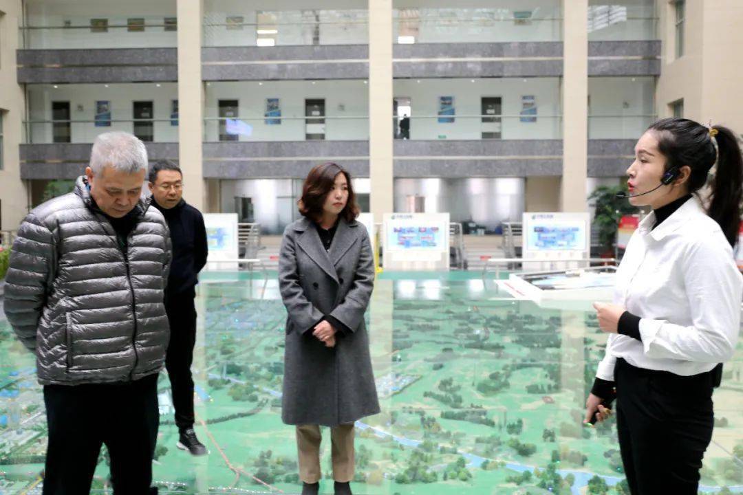 园区党工委书记韩涛,管委会副主任骆静,伊泰集团副总裁,伊泰煤炭公司