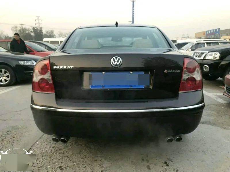 说到大众8缸车,很多人马上想到了辉腾,其实帕萨特也有8缸车,这款车就