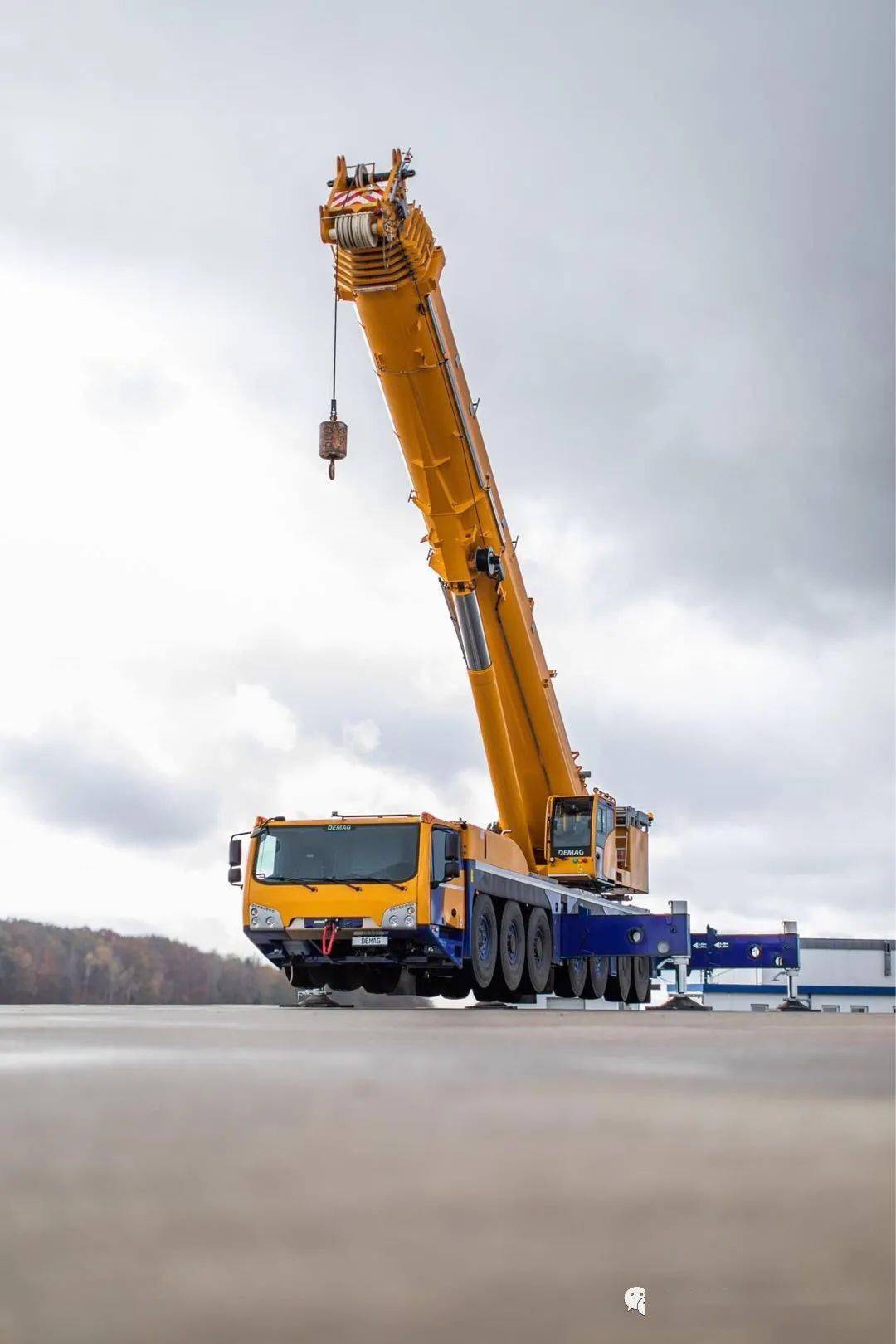 7轴450吨demag最新款全地面起重机ac4507来了