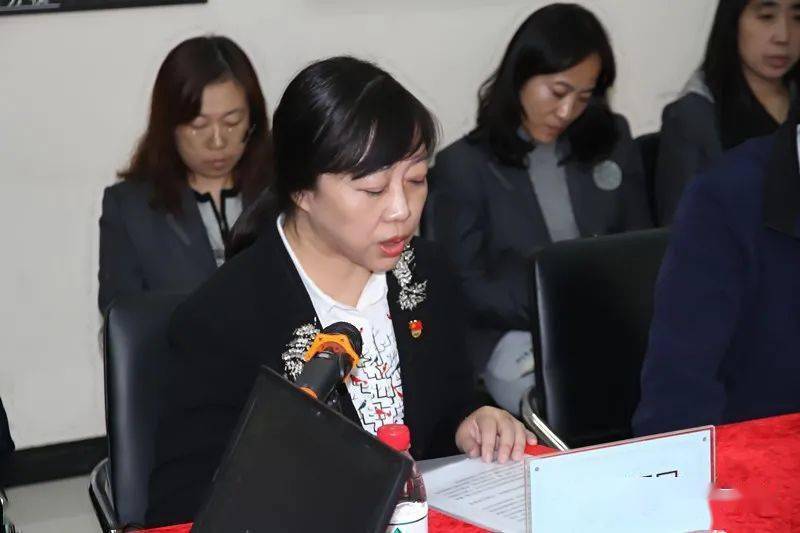 校园动态为家长解惑为教师释疑南京一校总校召开落实义务教育阶段作业