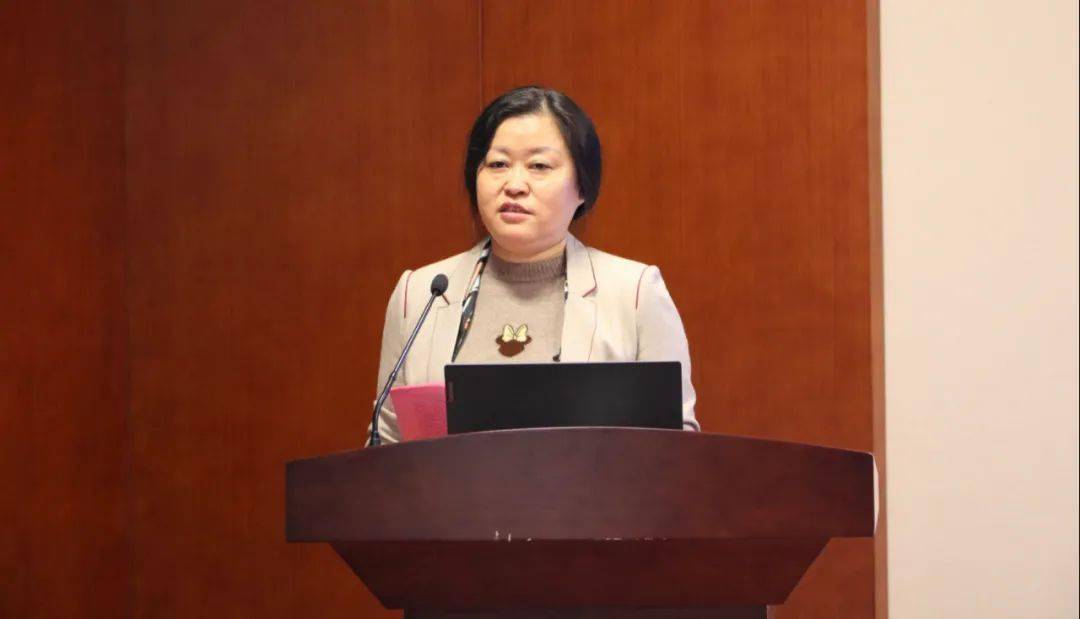 活动中,区卫生健康委主任李彬,区机关事务管理局局长冒自钢共同为机关