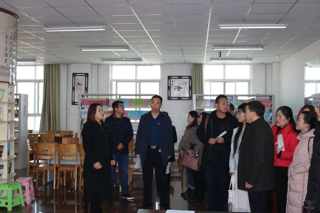 陇西三中部分领导教师来我校考察交流