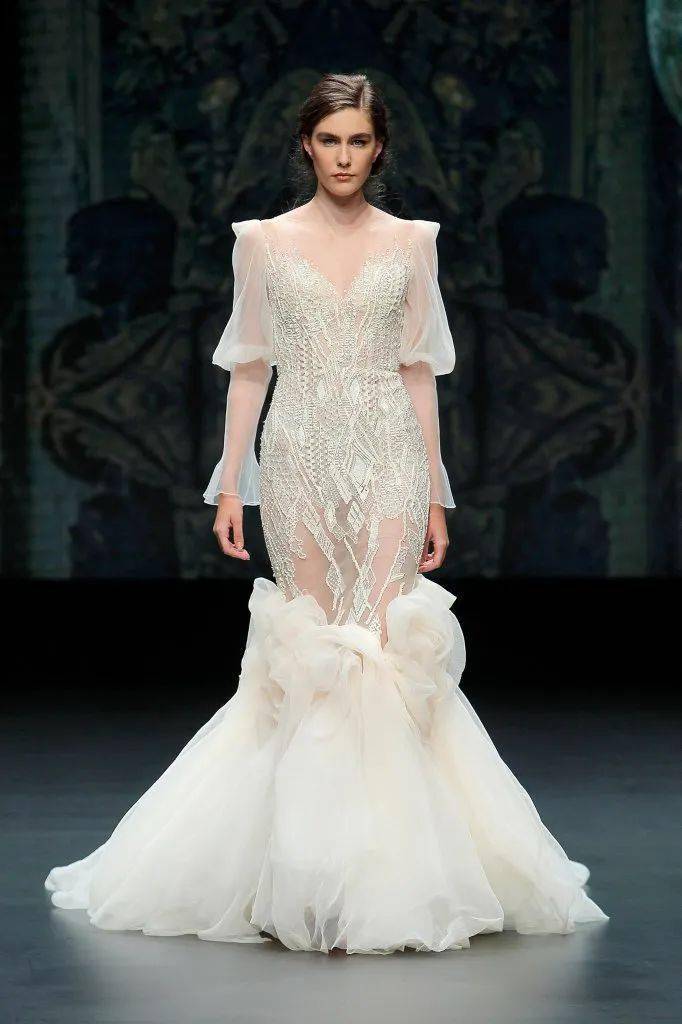 服装设计图时装周秀场theatelier202021秋冬婚纱礼服秀