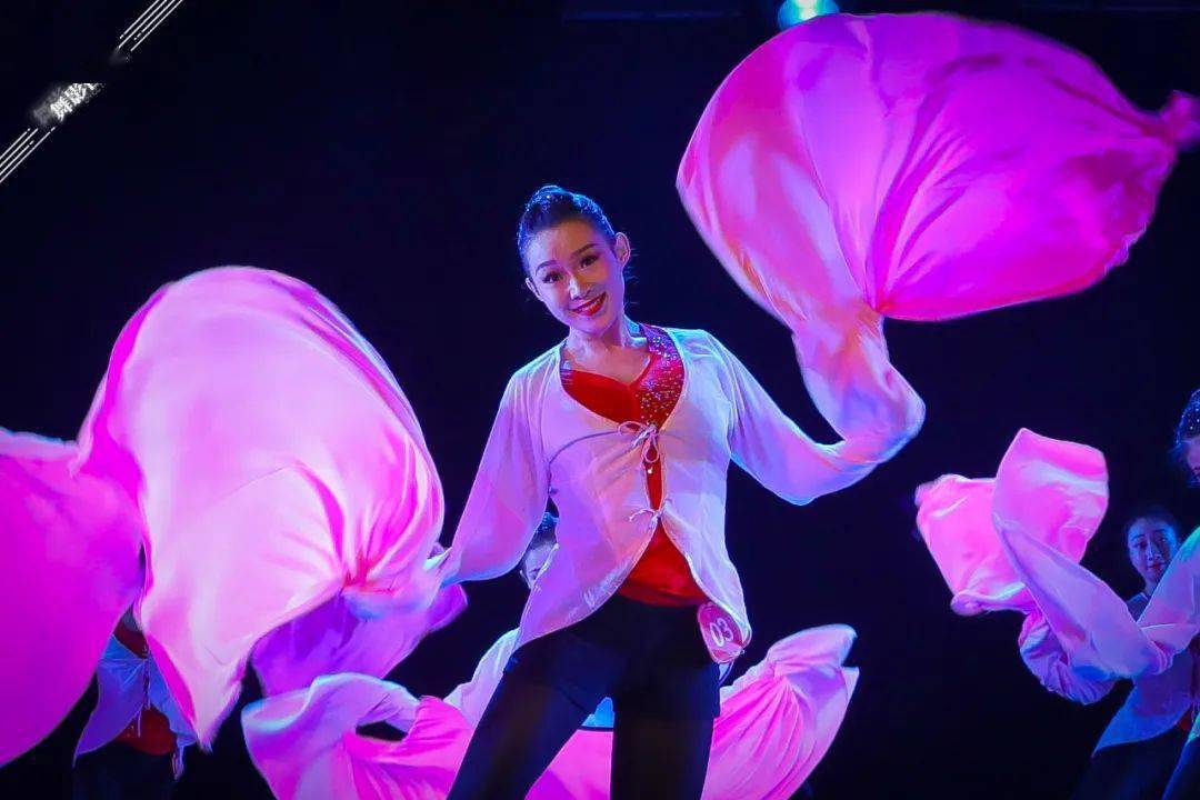 舞影图集沈阳音乐学院舞蹈学院2021届毕业生展示课