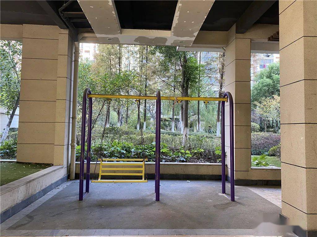 目前马鞍山很多在售的高端小区都在一楼做了架空层,这样既避免了一楼