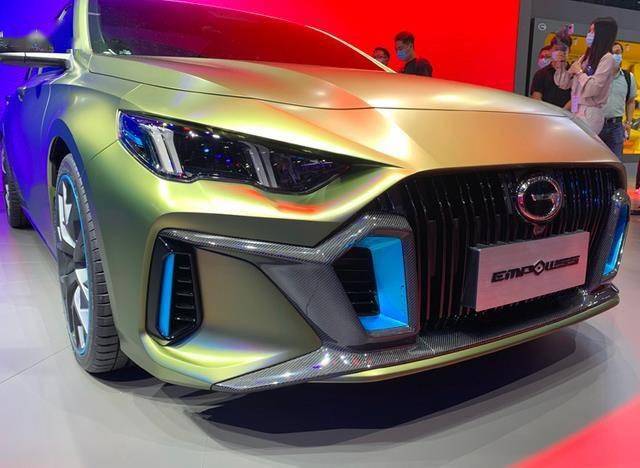 广汽传祺全新轿跑车首发亮相外观极具运动气息搭20t发动机