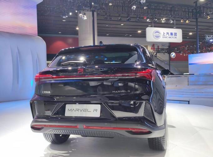 荣威marvelr开启预售22万起配两块超大屏幕
