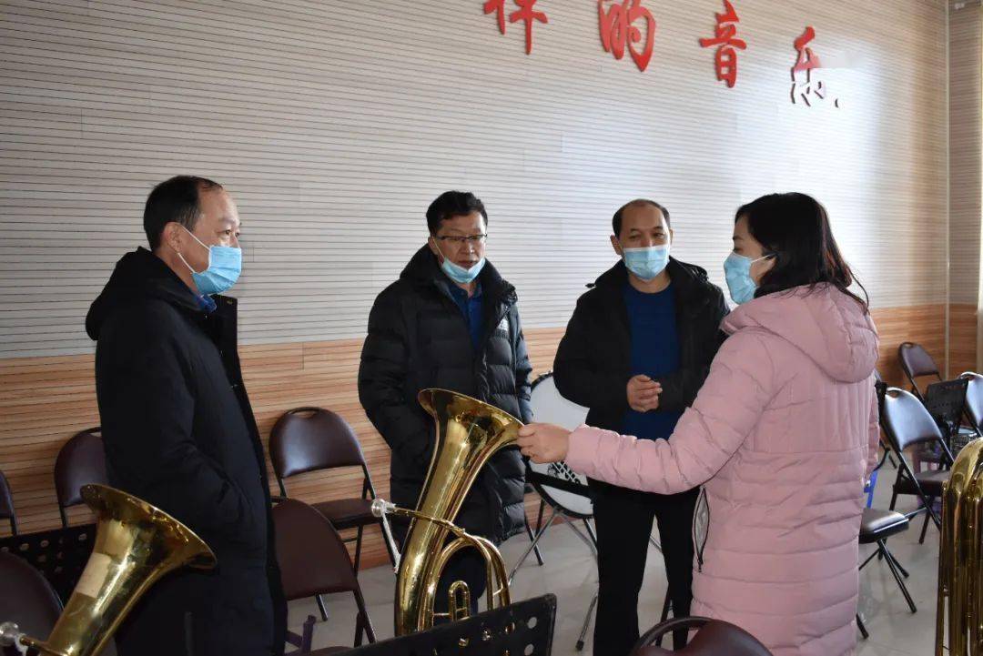 由漠河市人民政府副市长叶琳同志代表市政府进行2020年度教育工作汇报