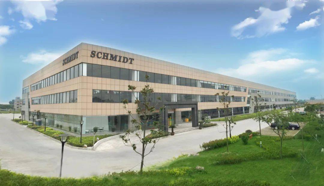 铝合金门窗料:建筑美学与实用性的完美结合