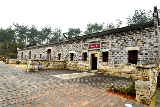 活动及小型会议区广场区陈列展览区张培刚先生故居包括故居坐北朝南