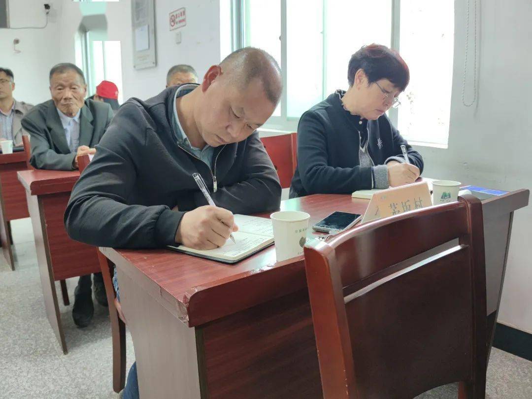 现场指导课后,童建中一行前往凤林镇乡村振兴讲堂实训基地"江山如画