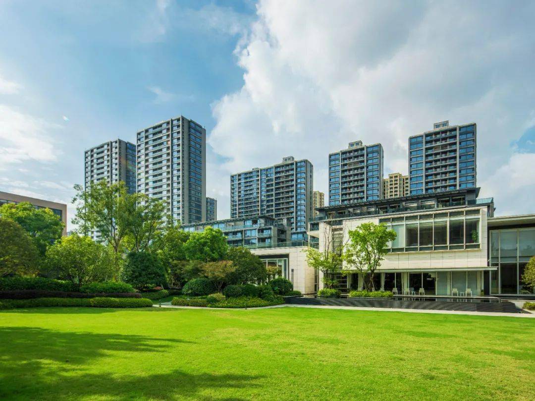 绿城首绽泰州,临时接待中心至美盛放!